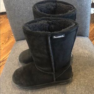 Bearpaw black cozy boots. Girls size 1